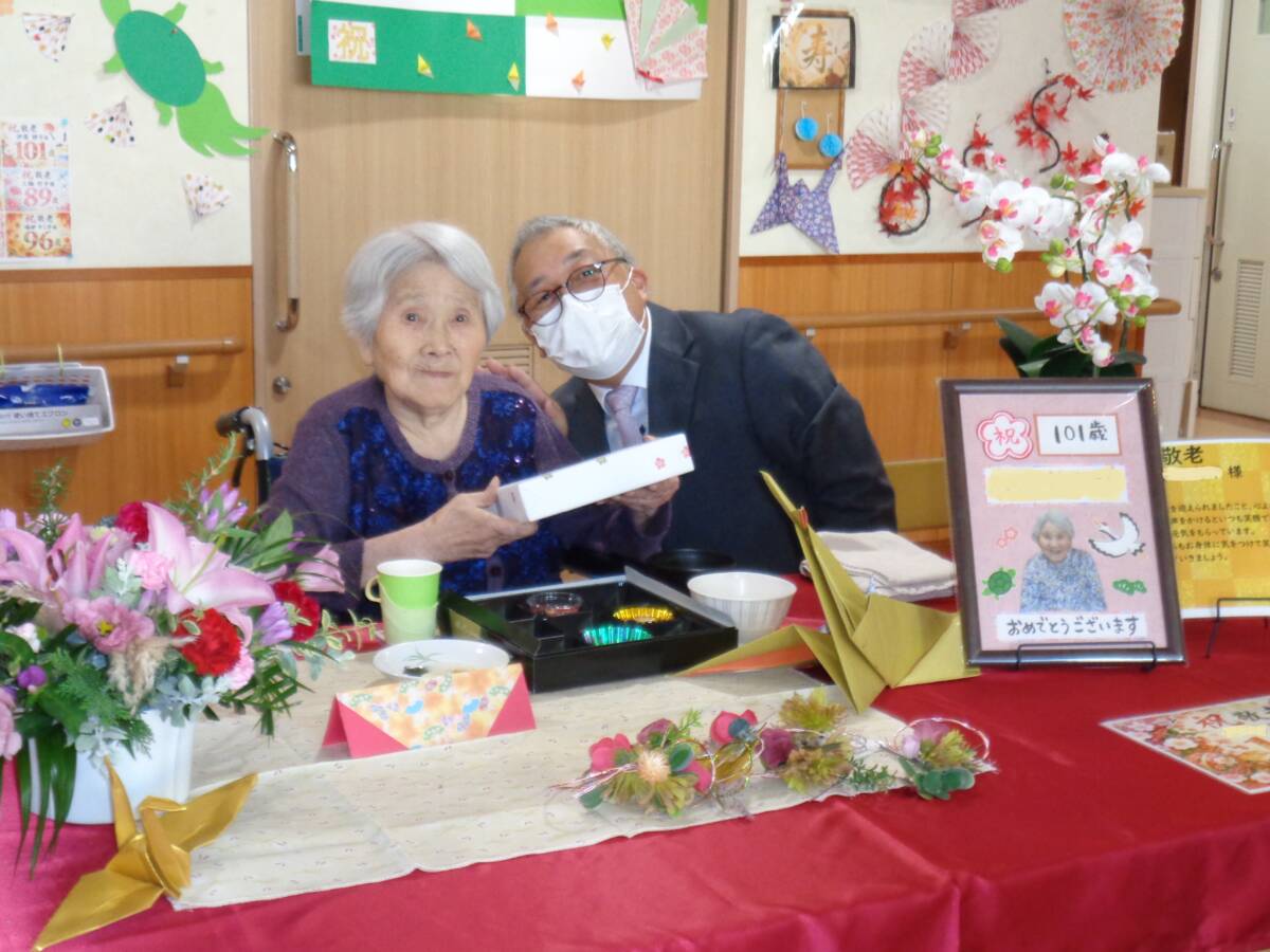 事務長との記念写真